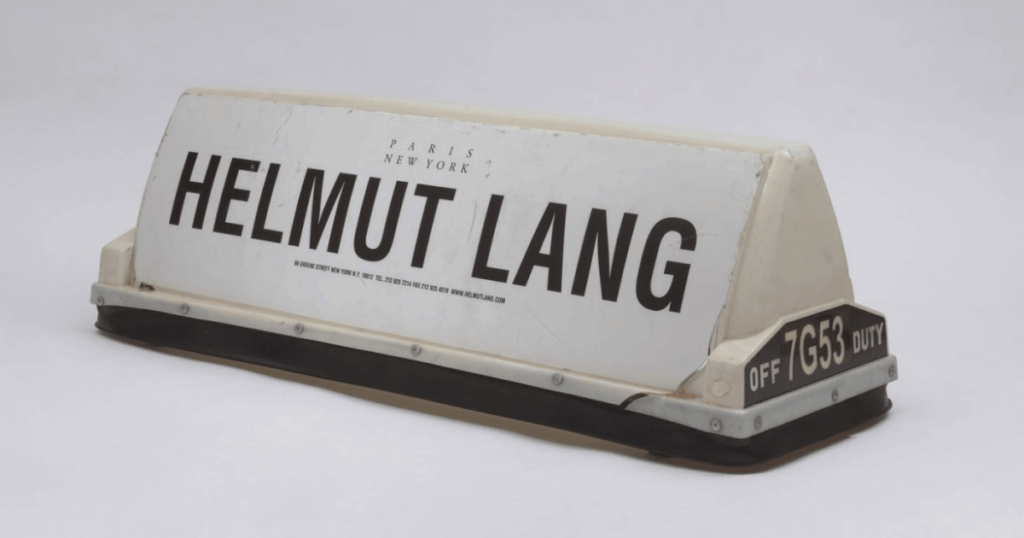Taxischild von Helmut Lang (c) MAKChristian Mendez